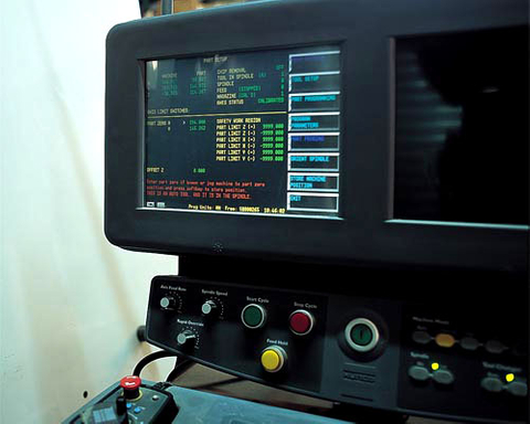 CNC立式中心切削機的控制